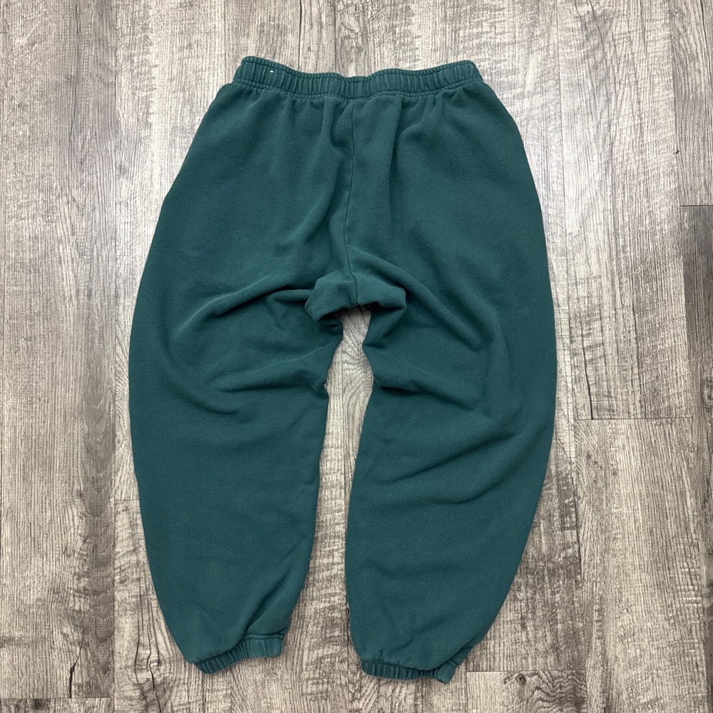 PINK Victoria’s Secret Cropped Capri Gameday Club Fleece Sweatpants - Picture 2 of 8